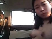 有点虎了吧唧的高颜值风骚主播开车去野外玩野战半路上忍不住车里就裤子脱了