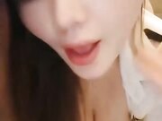 黑丝巨乳美女
