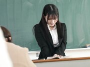 怀恨在心的学生正一步步玷污着佐伊月1
