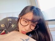巨臀女友穿著性感情趣服輕輕解開便可以插入水嫩蜜穴