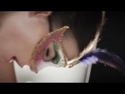 被草的小天鹅